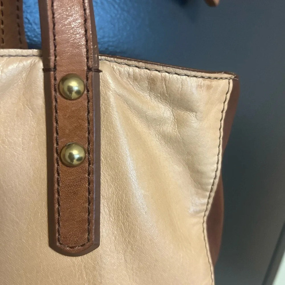 Fossil vintage mid size bag in excellent condition aside  from small…. - Picture 7 of 9